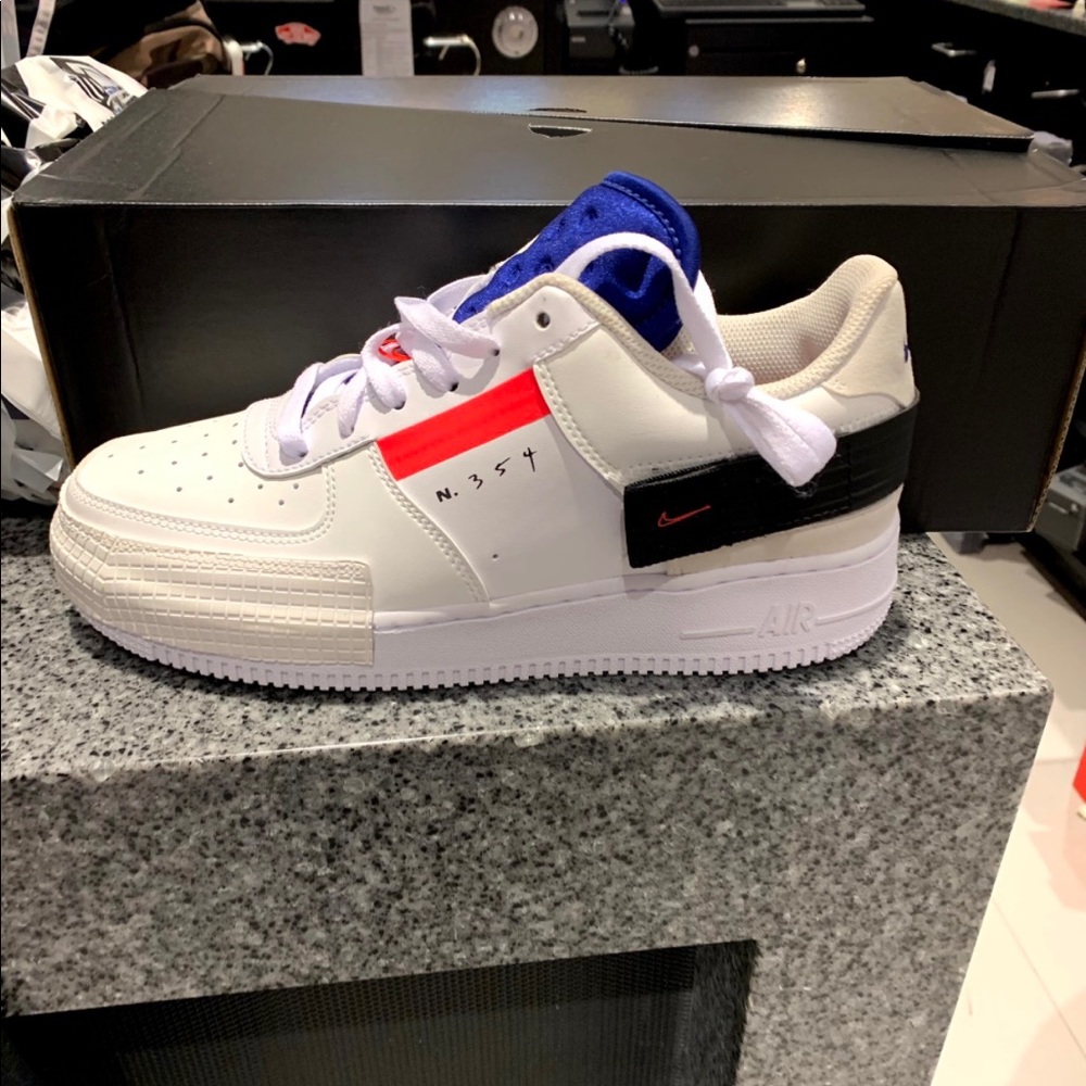 Nike shoes never worn!